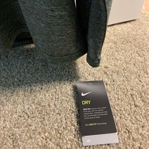 Nike DRIFIT Sweatshirt long sleeve with UV/Sun protection. Brand New with tags